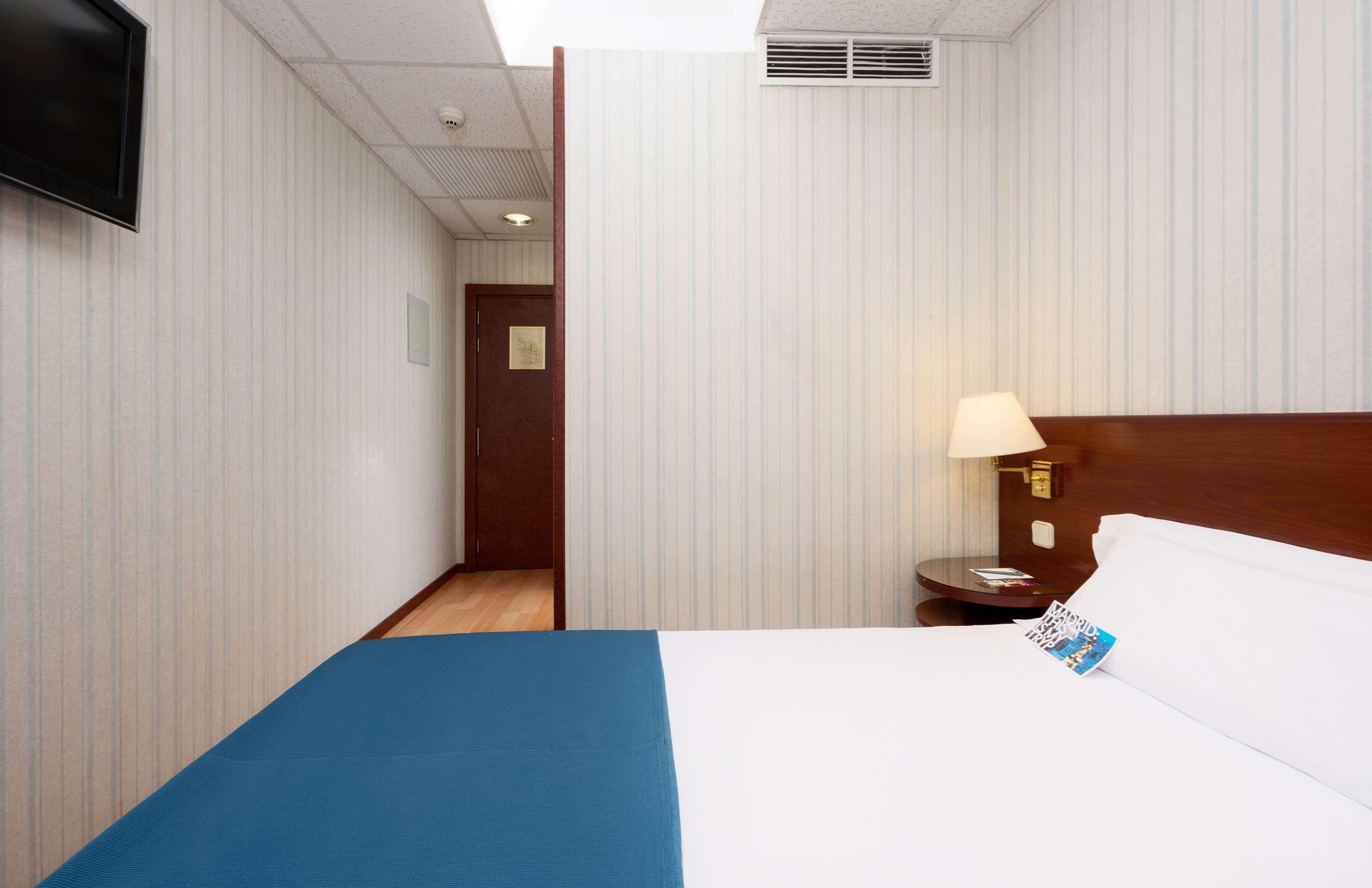 Hotel Madrid Leganes Affiliated By Melia Luaran gambar