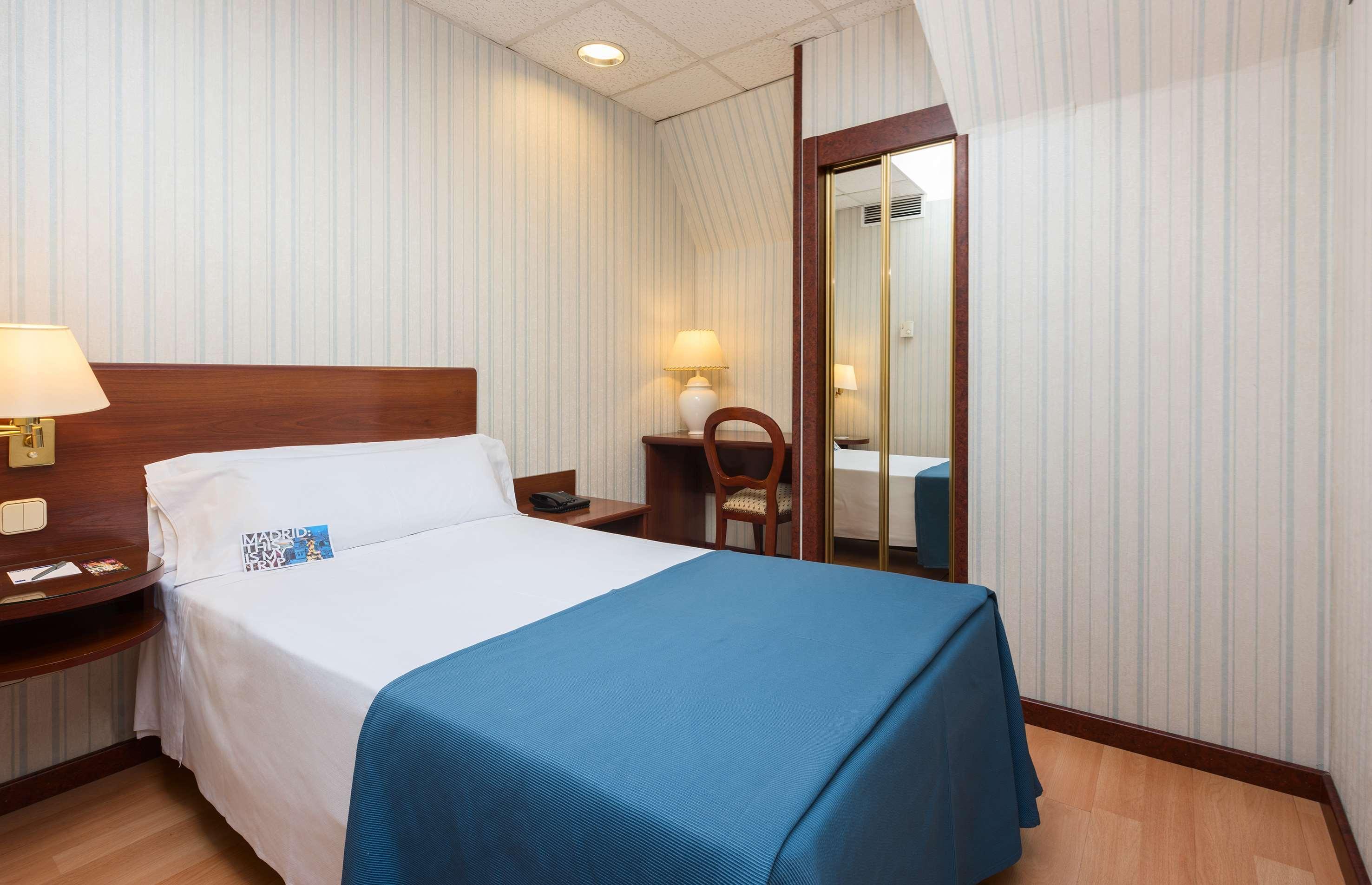 Hotel Madrid Leganes Affiliated By Melia Luaran gambar