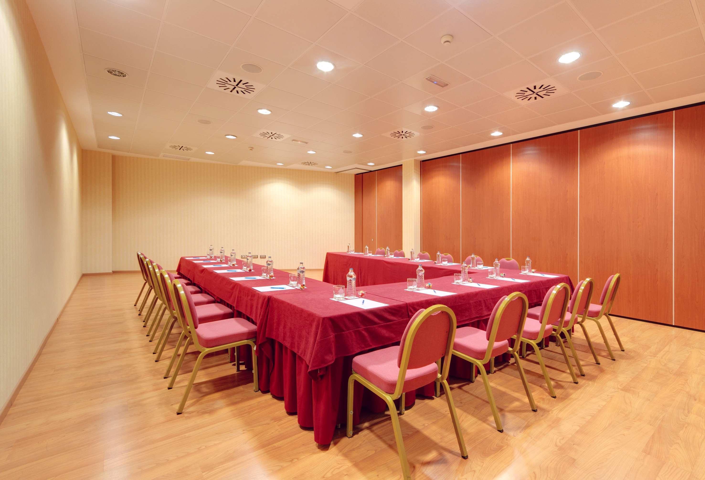 Hotel Madrid Leganes Affiliated By Melia Luaran gambar