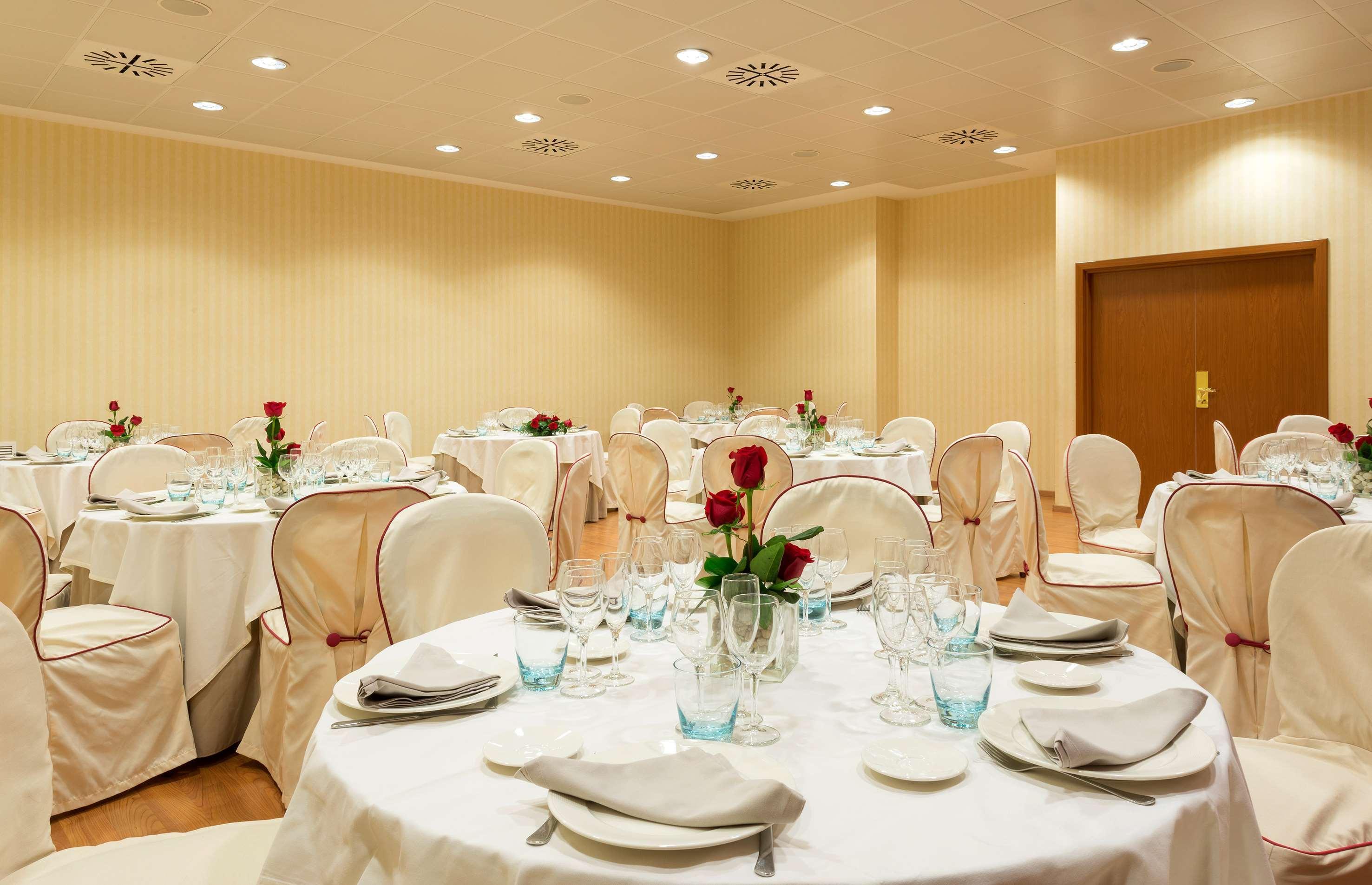 Hotel Madrid Leganes Affiliated By Melia Luaran gambar