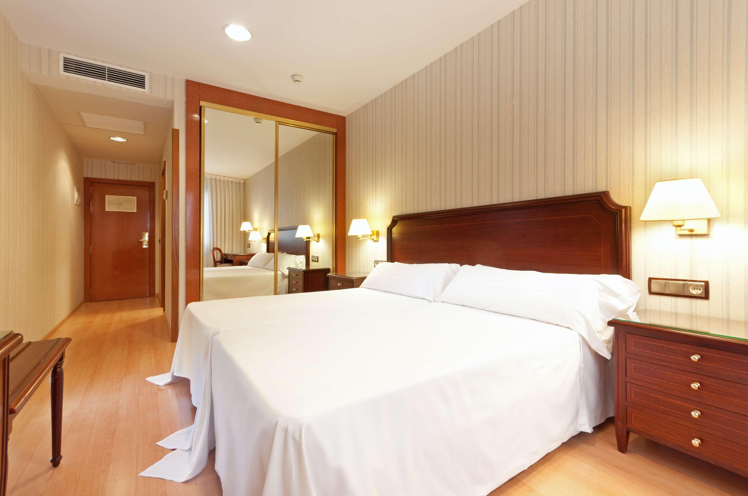 Hotel Madrid Leganes Affiliated By Melia Luaran gambar